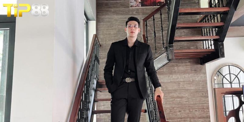 Giới thiệu về tác giả Henry Nguyen